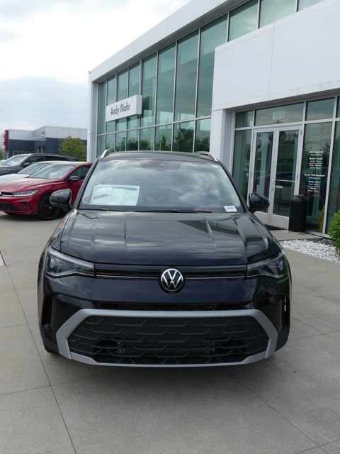 New 2026 Volkswagen Taos SE FWD image 2