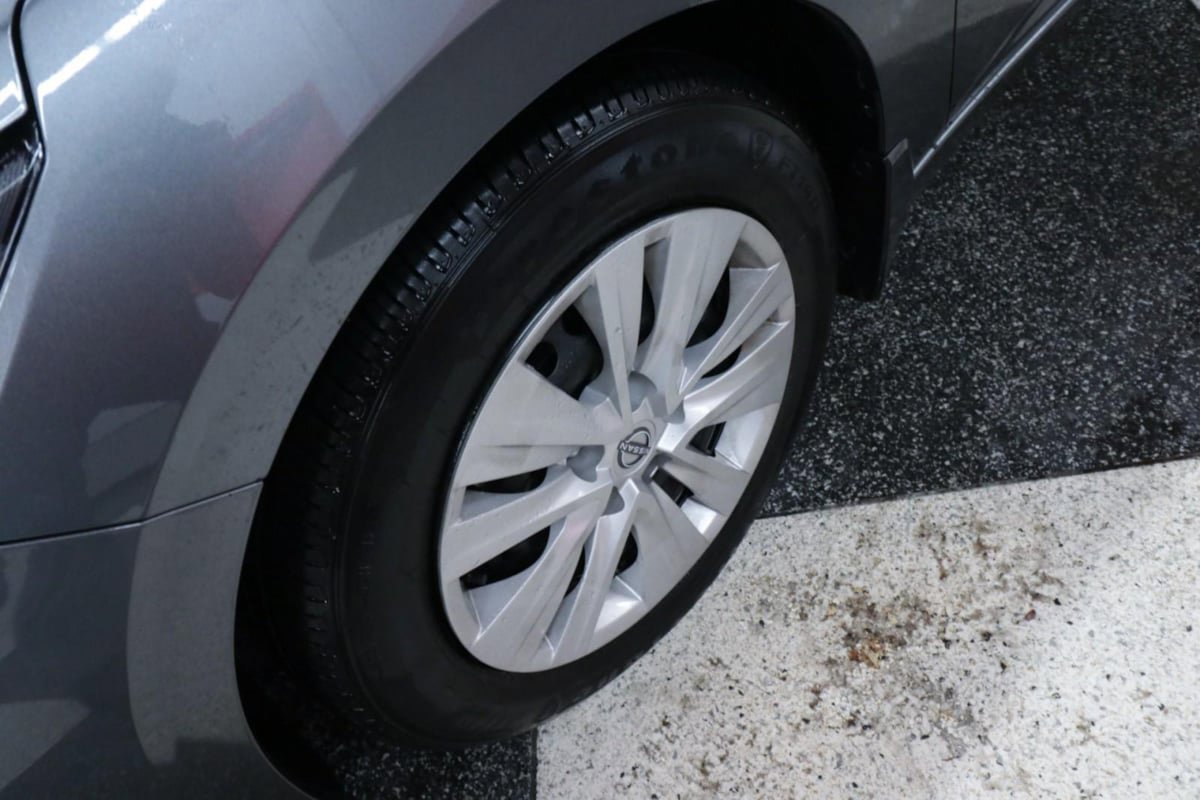 Used 2025 Nissan Sentra S FWD image 32