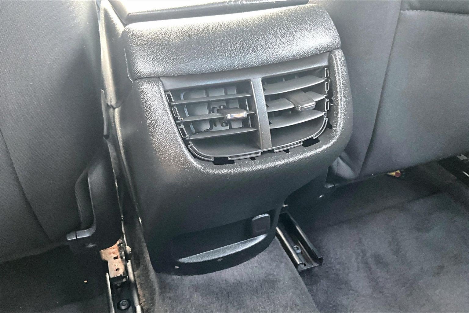 Used 2020 Chevrolet Malibu LT FWD image 31