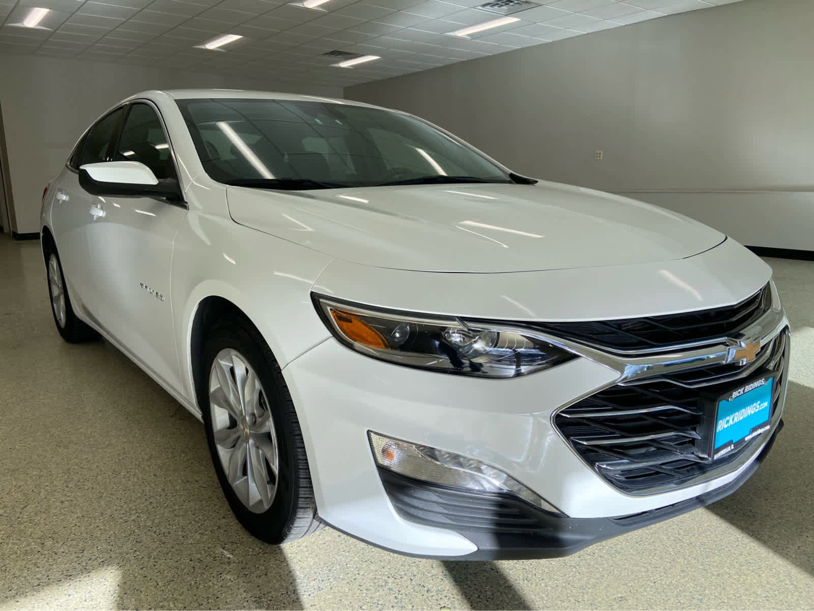 Used 2024 Chevrolet Malibu LT image 2