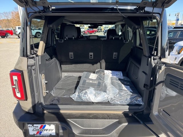 New 2025 Ford Bronco Outer Banks w/ Black Appearance Package image 32