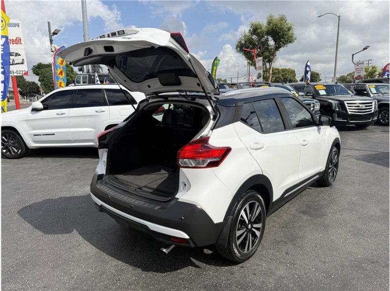 Used 2020 Nissan Kicks SR w/ SR Premium Package image 25