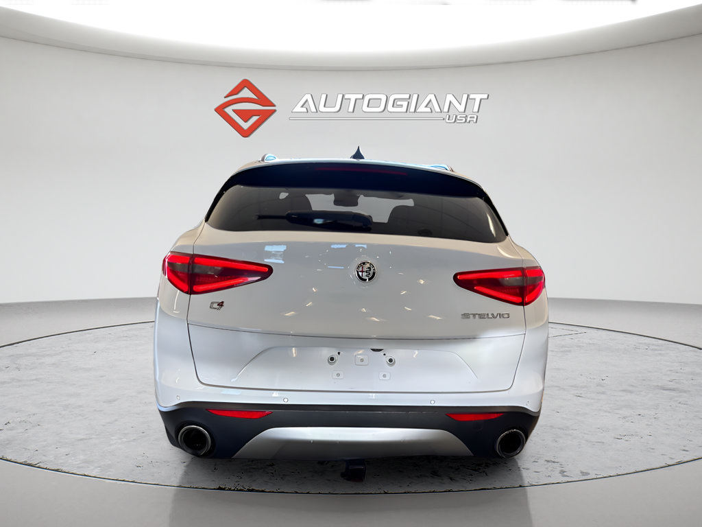 Used 2018 Alfa Romeo Stelvio Ti Sport AWD/4WD image 4