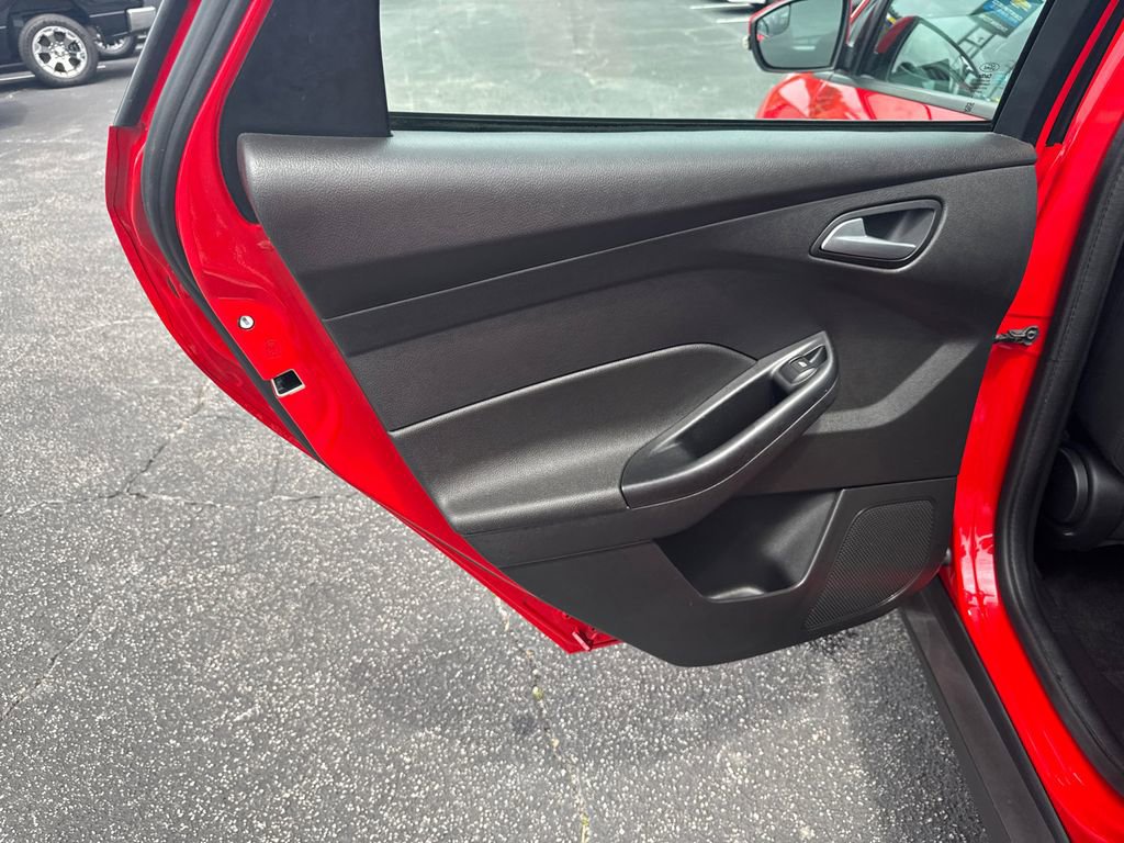 Used 2017 Ford Focus SE FWD image 22