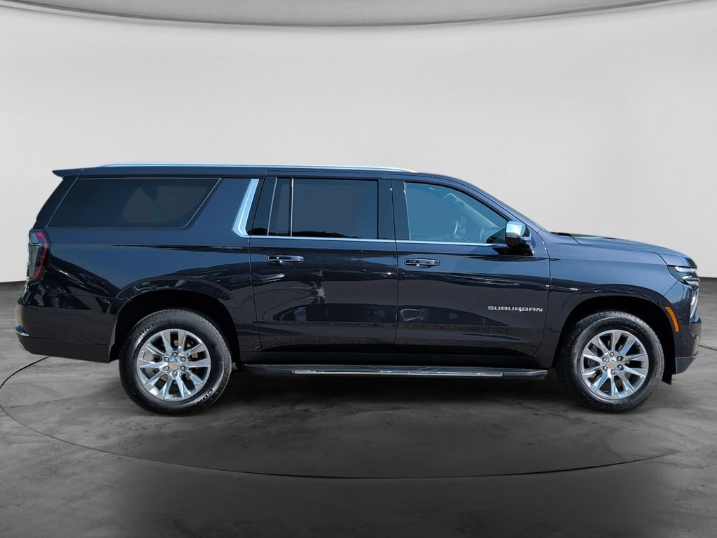 Used 2025 Chevrolet Suburban Premier AWD/4WD image 8