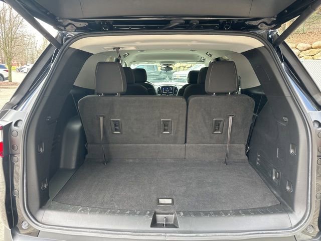 Used 2021 Chevrolet Traverse LT image 25