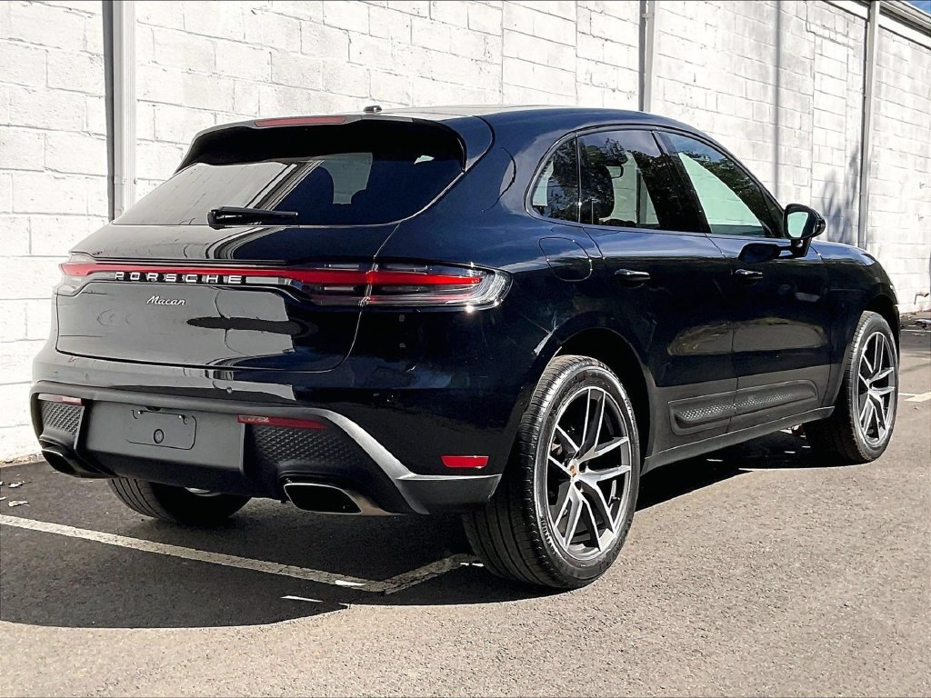 Certified 2023 Porsche Macan AWD/4WD image 17