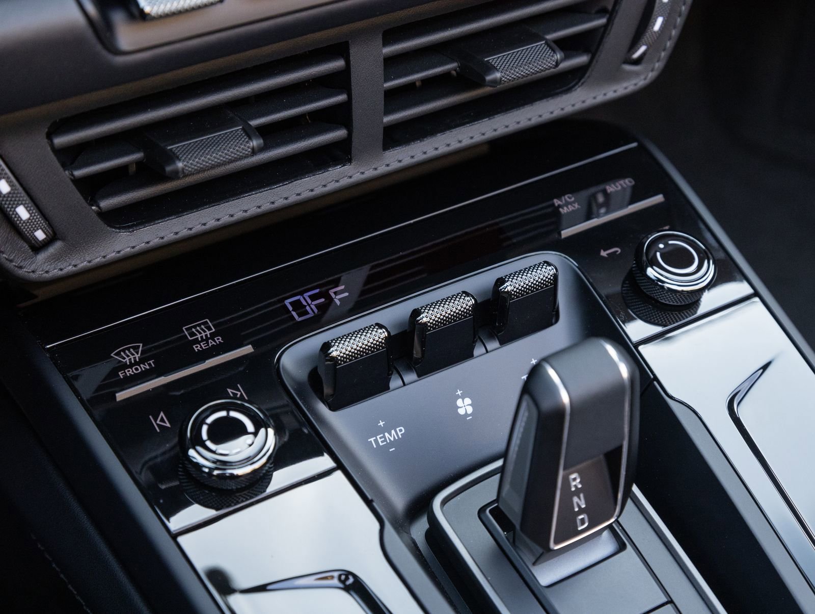 Certified 2026 Porsche 911 GTS image 29