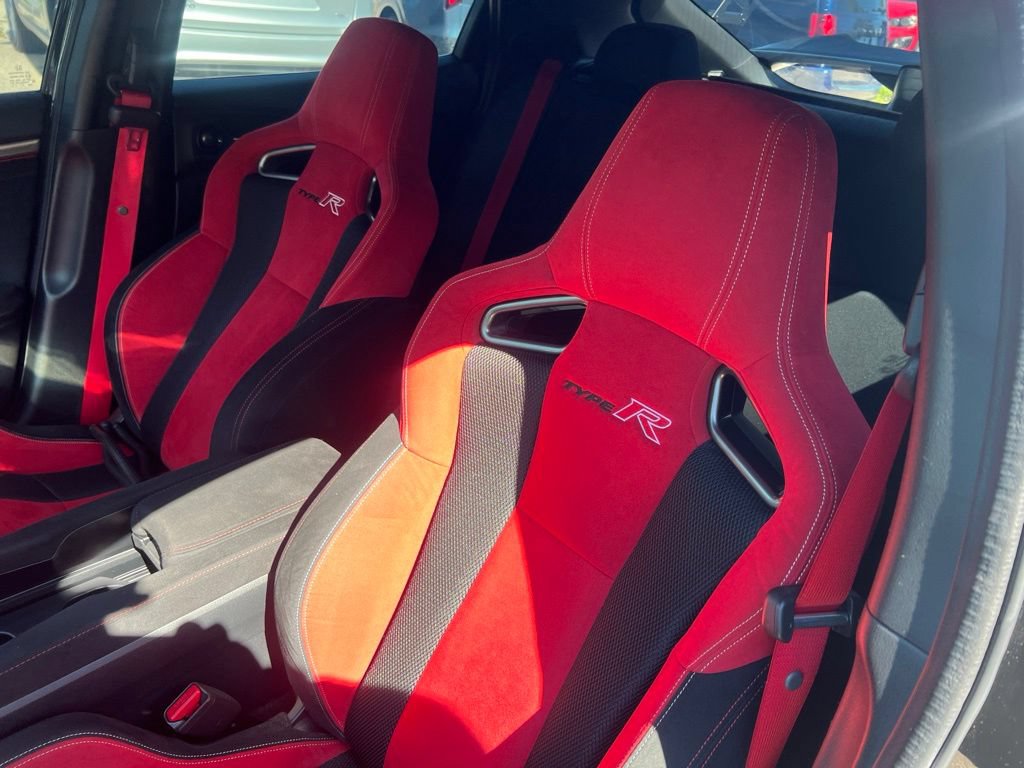 Used 2018 Honda Civic Type R image 6