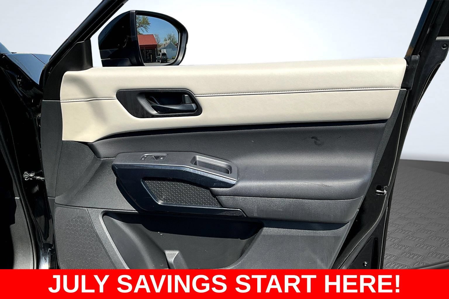 Used 2024 Nissan Pathfinder SV AWD/4WD image 37