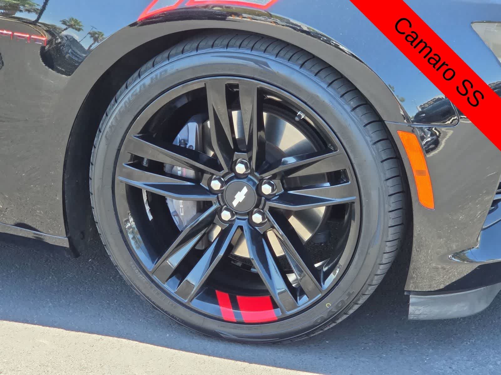 Used 2018 Chevrolet Camaro SS w/ Redline Edition RWD image 12