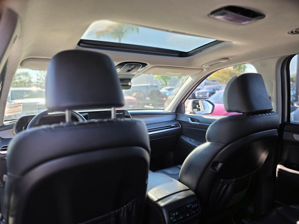 Used 2023 Hyundai Palisade Limited image 17
