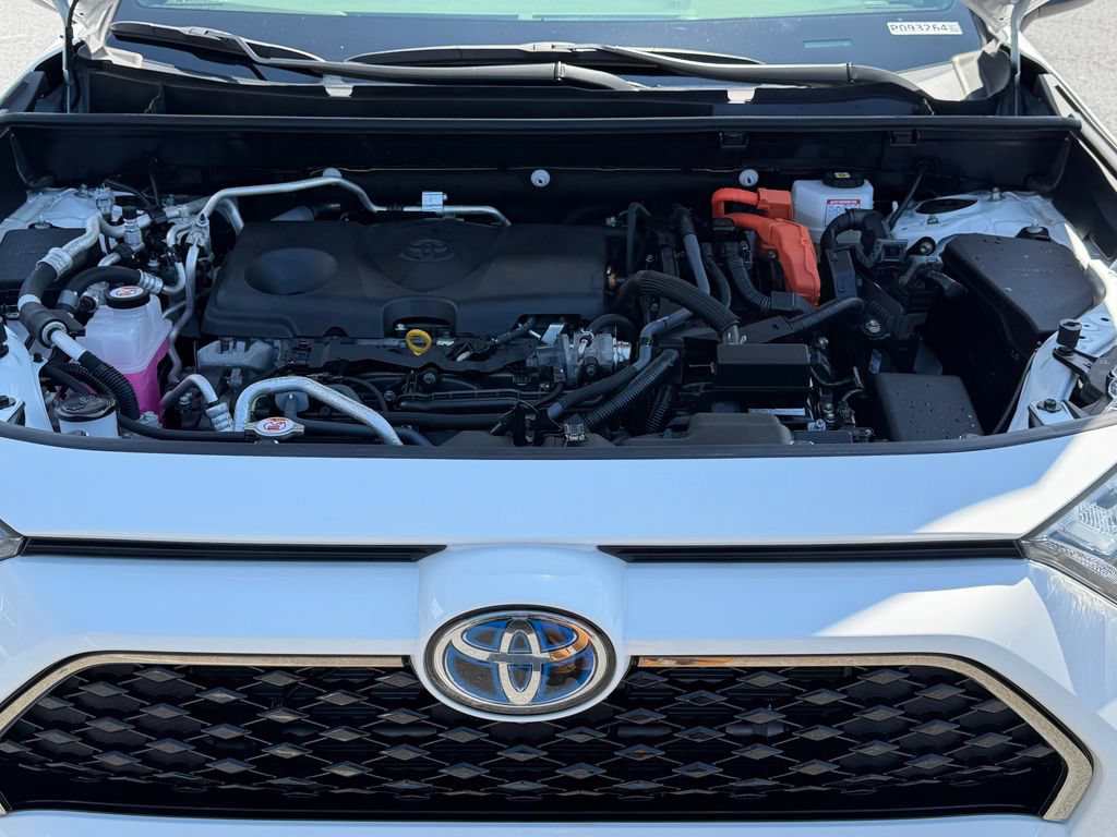 Used 2022 Toyota RAV4 SE w/ Weather & Moonroof Package AWD/4WD image 40