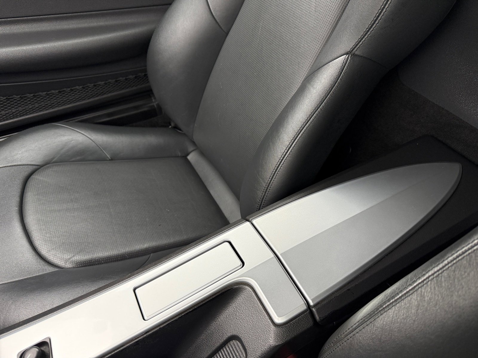 Used 2004 Chrysler Crossfire Coupe image 14