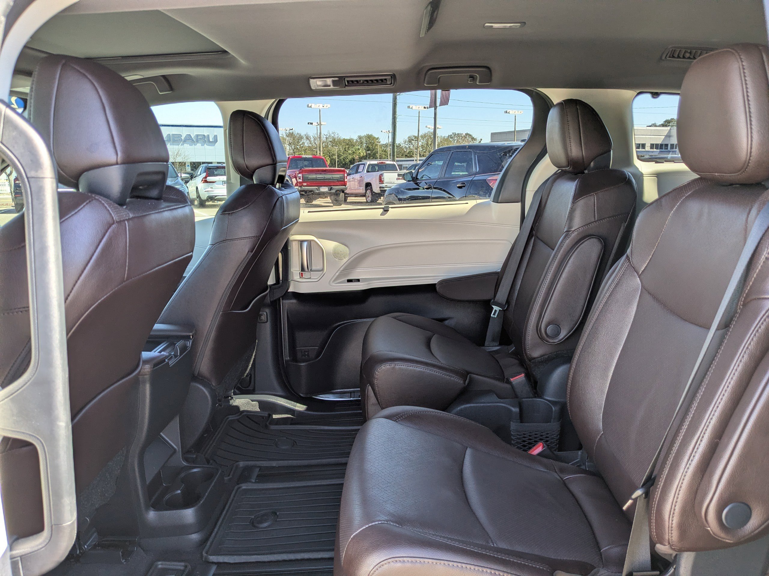 Used 2024 Toyota Sienna Platinum image 14