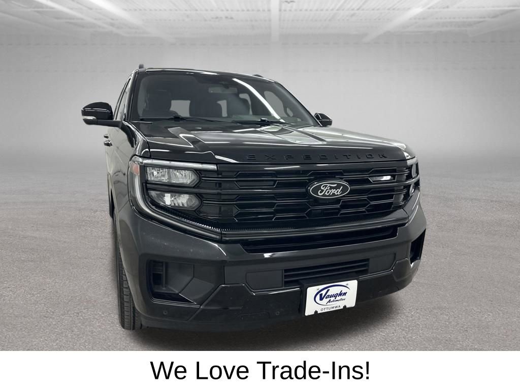 Used 2025 Ford Expedition Platinum w/ Stealth Appearance Package AWD/4WD image 3