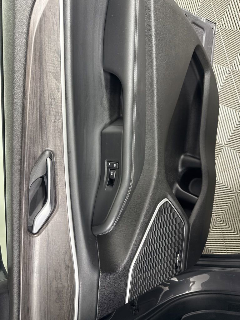 Used 2022 Jeep Grand Cherokee Limited image 40