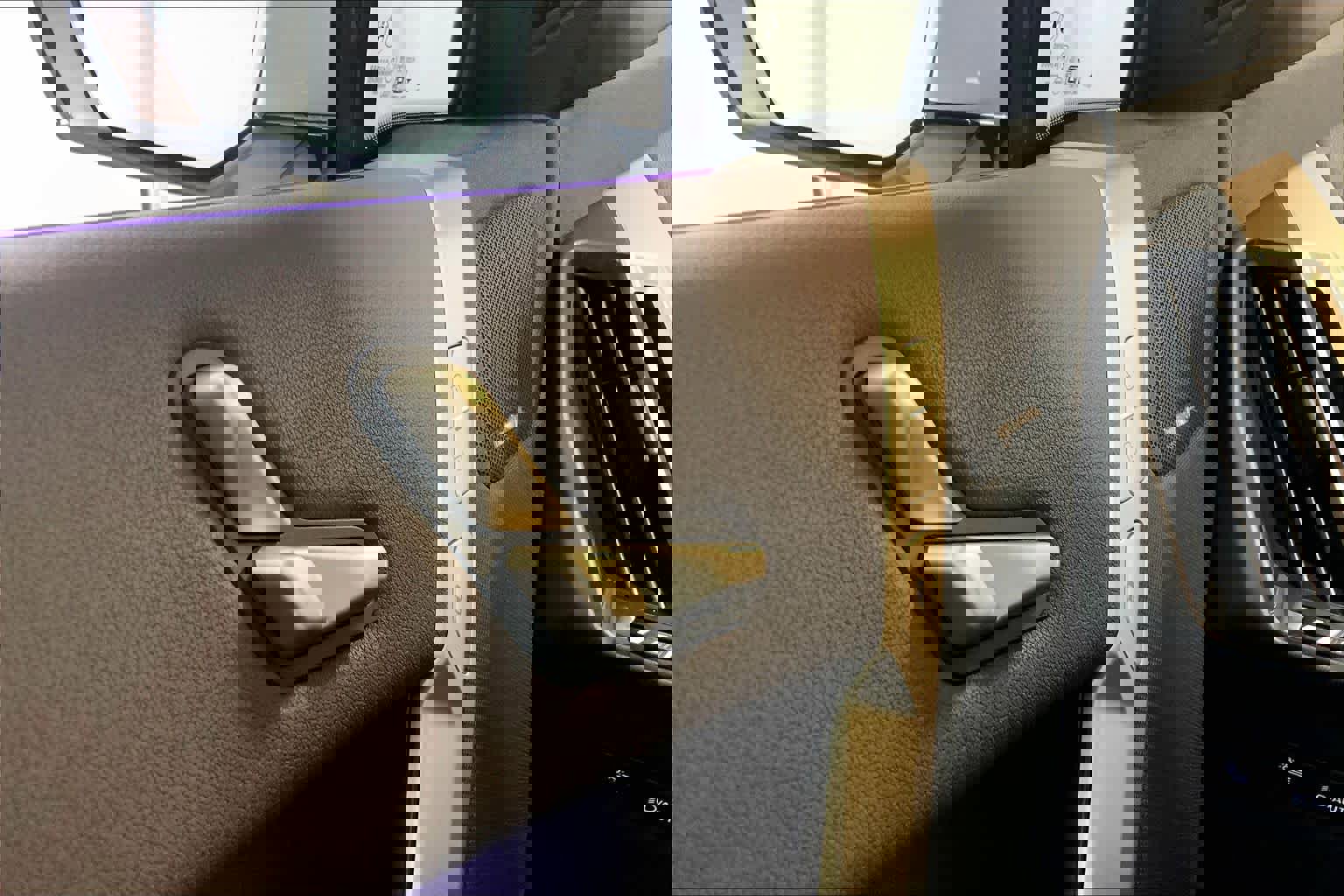 Used 2024 BMW iX xDrive50 w/ Convenience Package image 34