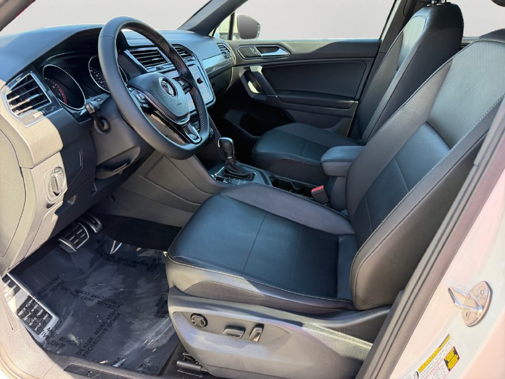 Used 2018 Volkswagen Tiguan SEL FWD image 16