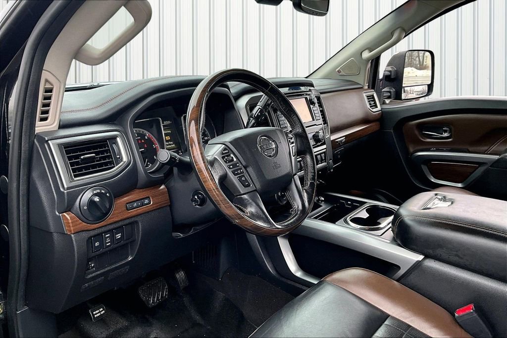 Used 2018 Nissan Titan Platinum Reserve AWD/4WD image 18