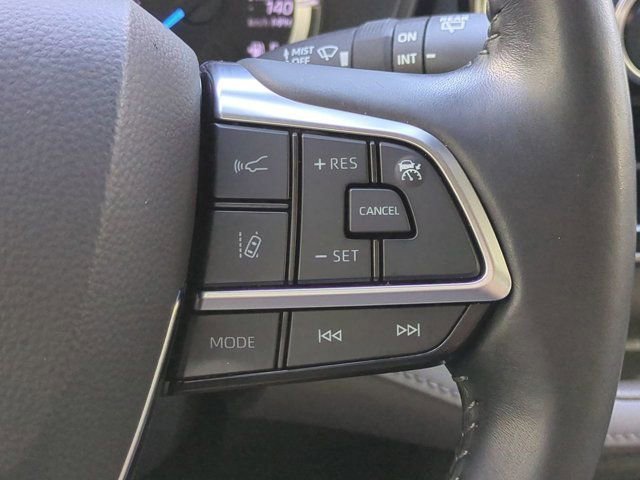 Used 2021 Toyota Highlander LE image 23