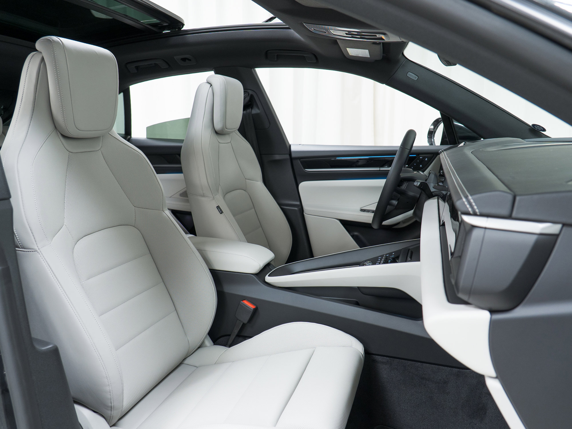 New 2026 Porsche Macan 4 Electric AWD/4WD image 25