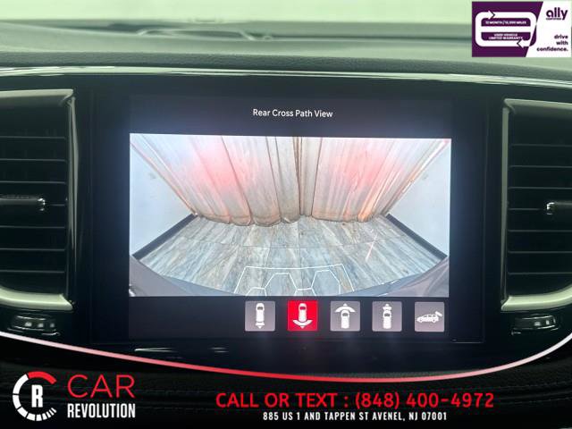 Used 2021 Chrysler Pacifica Touring-L image 27