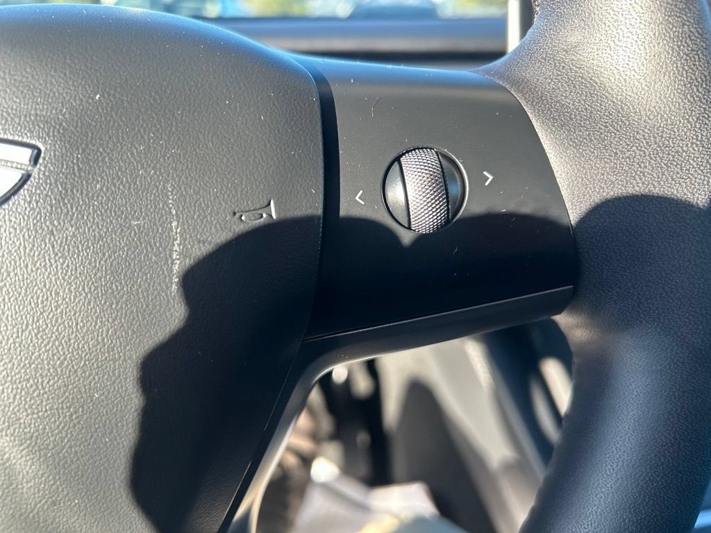 Used 2023 Tesla Model Y Long Range AWD/4WD image 26