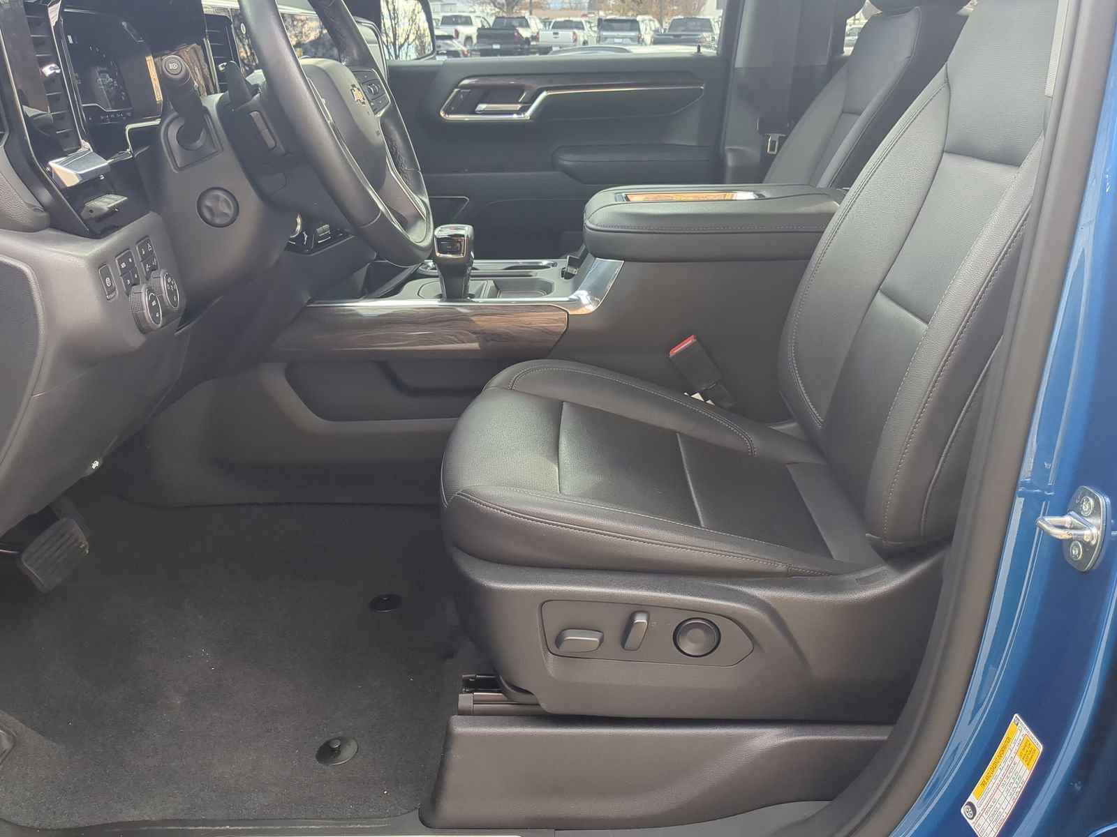 Used 2022 Chevrolet Silverado 1500 LTZ w/ LTZ Premium Package image 22