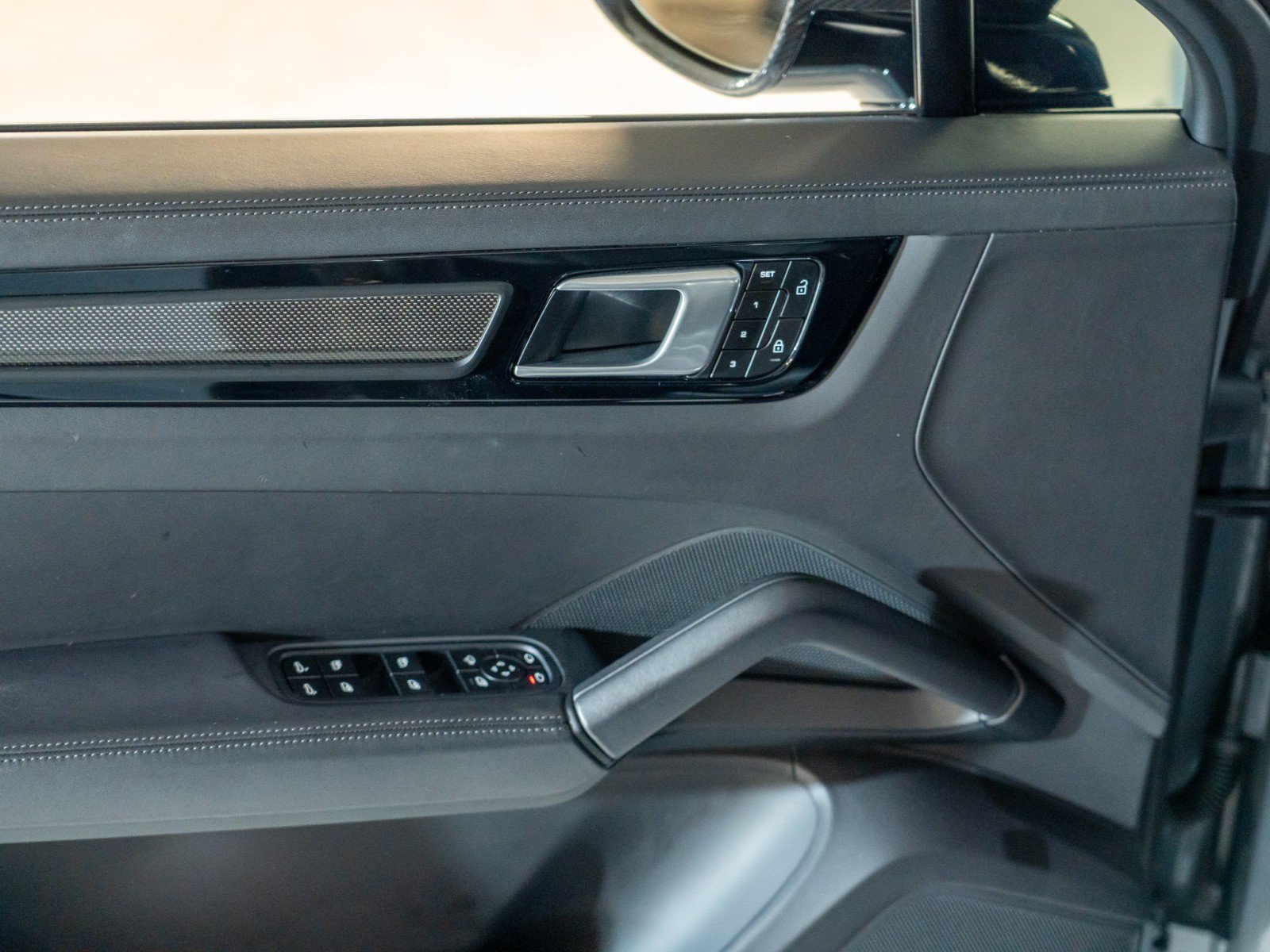 Certified 2022 Porsche Cayenne Turbo GT AWD/4WD image 18