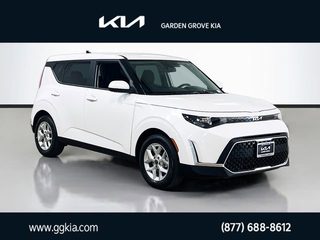 Certified 2025 Kia Soul S FWD image 1