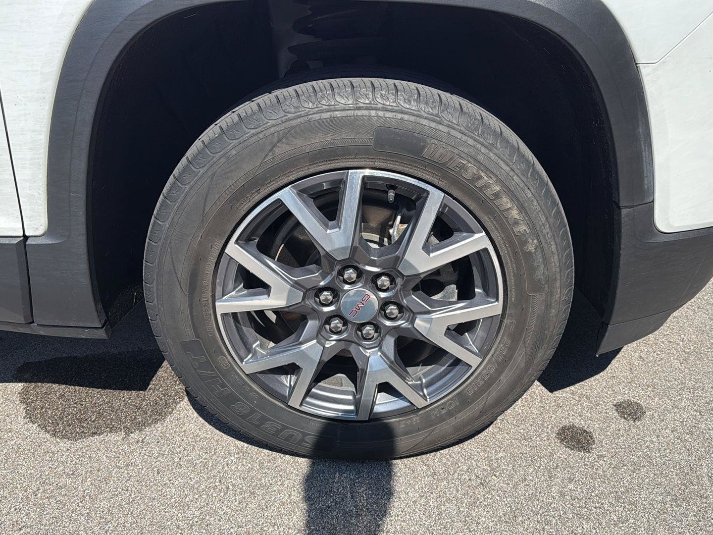 Used 2023 GMC Acadia SLT FWD image 15