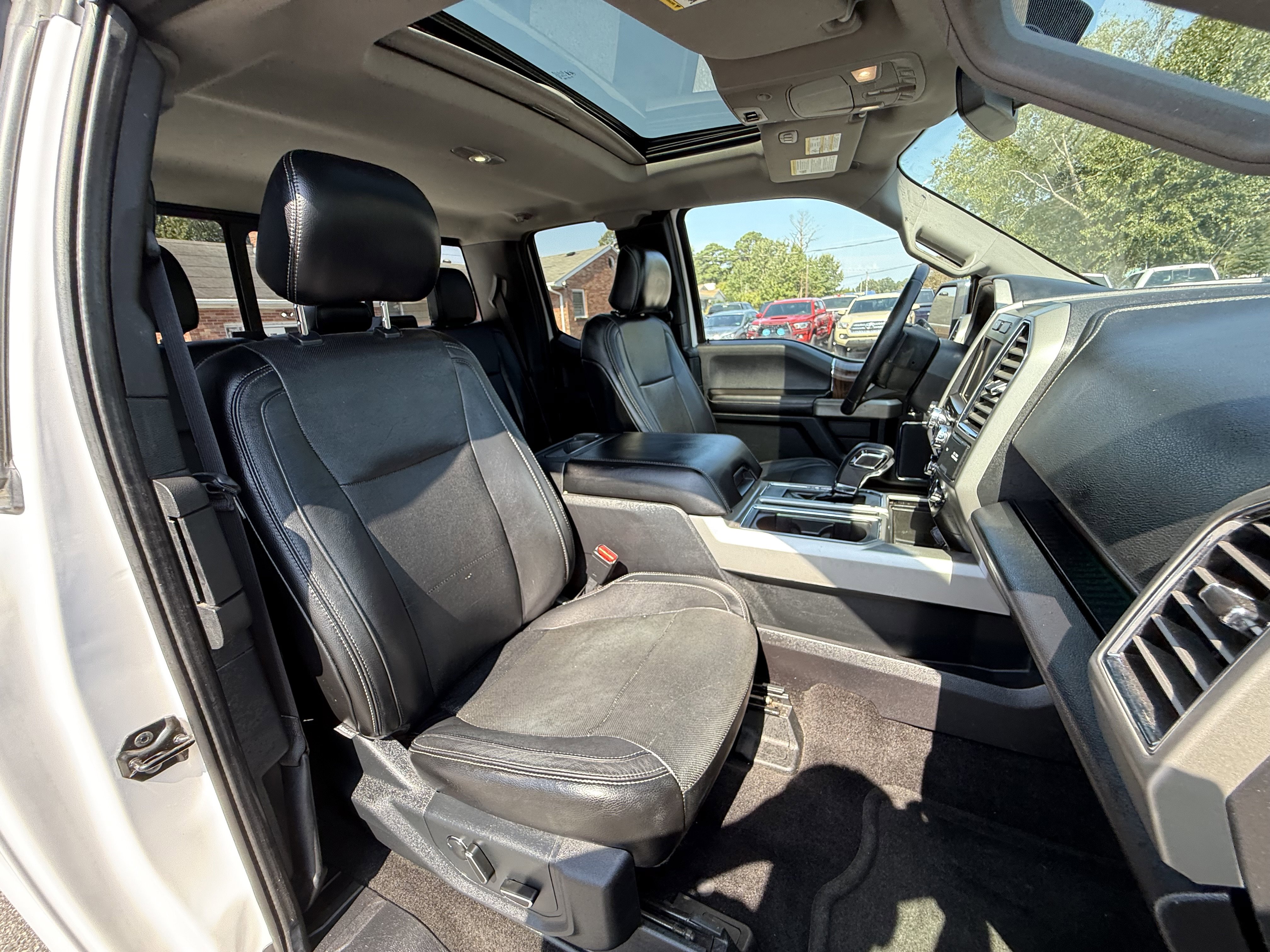Used 2015 Ford F150 Lariat image 22