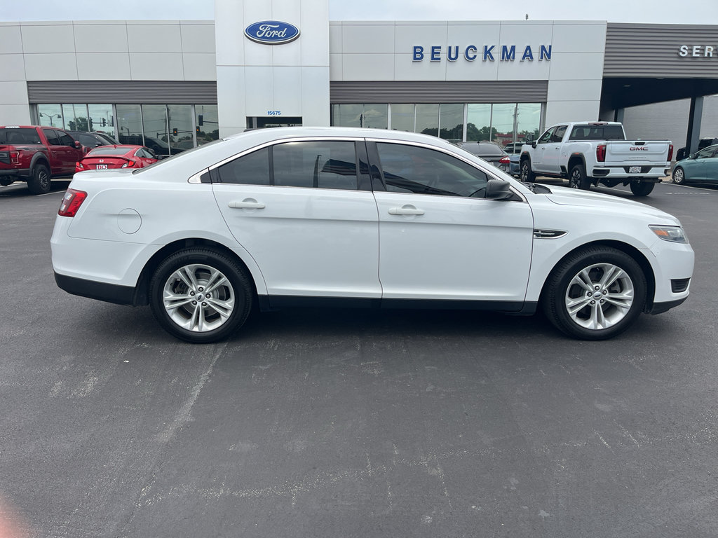 Used 2019 Ford Taurus SE FWD image 11