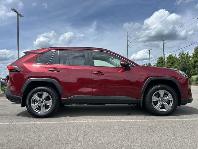 Used 2023 Toyota RAV4 LE AWD/4WD image 3