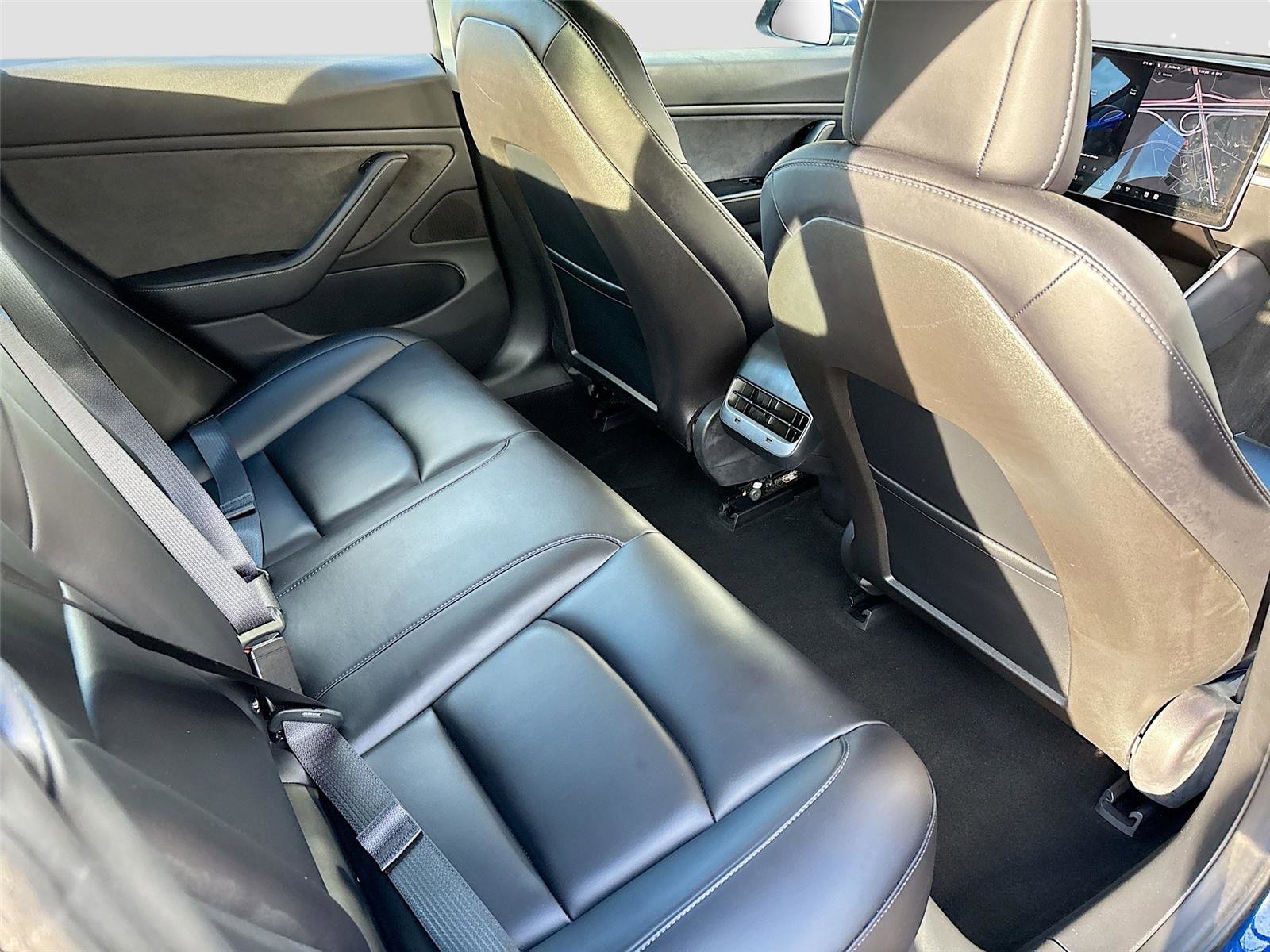 Used 2018 Tesla Model 3 Long Range RWD image 26