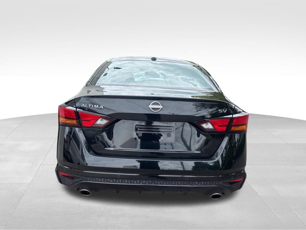 Used 2024 Nissan Altima 2.5 SV w/ SV Premium Package FWD image 5