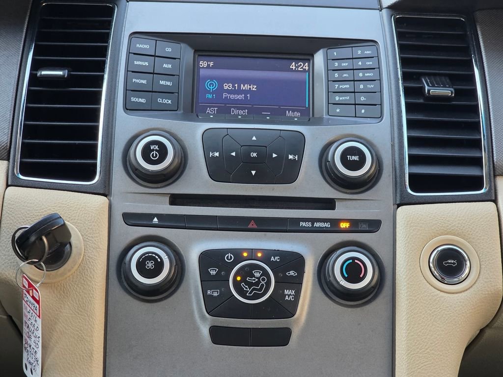 Used 2016 Ford Taurus SE image 12