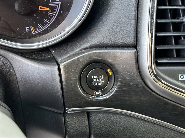 Used 2018 Jeep Grand Cherokee Limited image 24