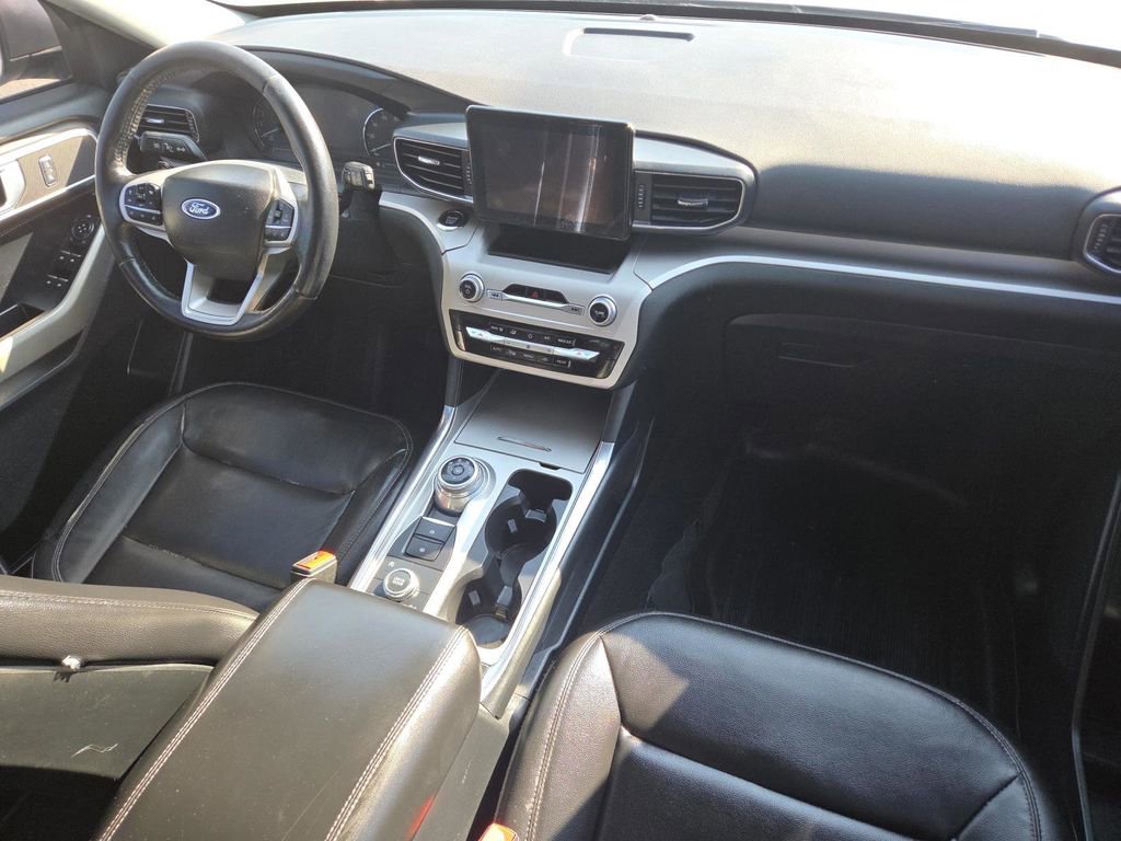 Used 2020 Ford Explorer XLT w/ Equipment Group 202A image 26