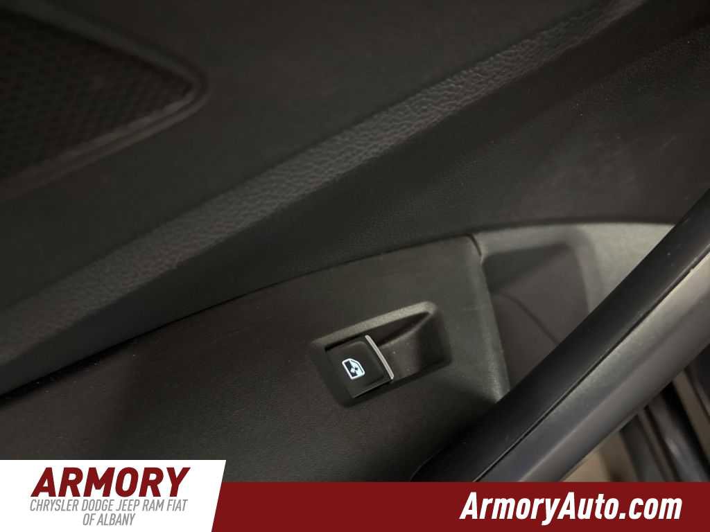 Used 2024 Volkswagen Jetta SE image 25