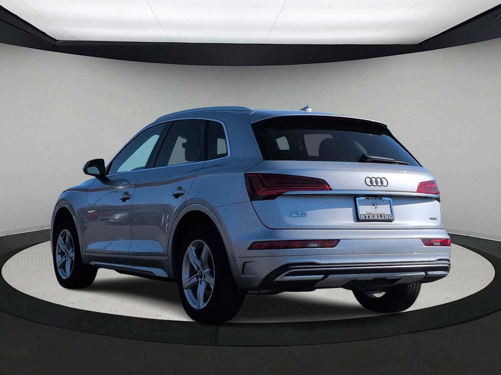 Used 2021 Audi Q5 Premium w/ Convenience Package image 6