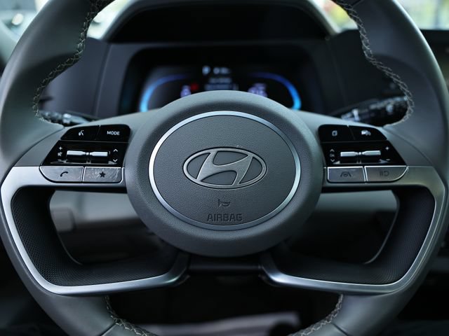 Used 2025 Hyundai Elantra Sport FWD image 31