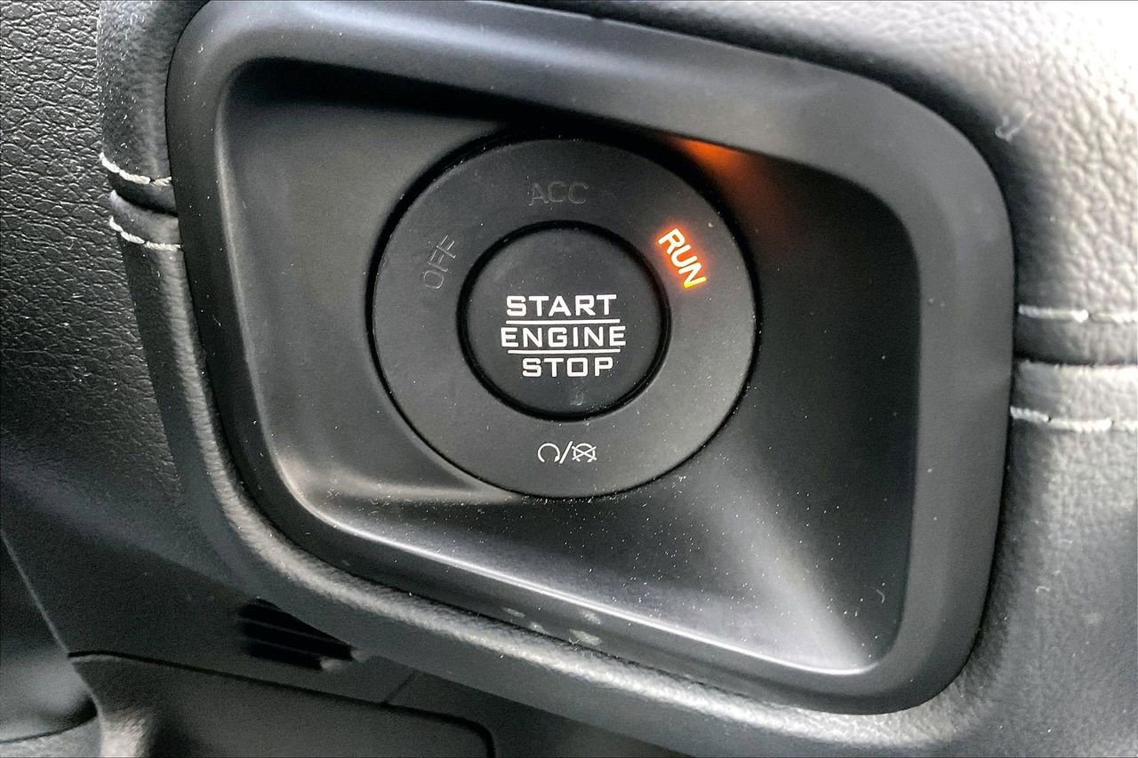 Used 2024 Jeep Wrangler Unlimited Sahara image 27