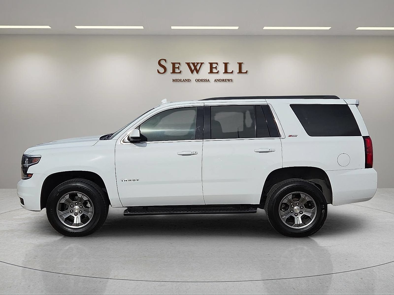 Used 2017 Chevrolet Tahoe LT AWD/4WD image 2