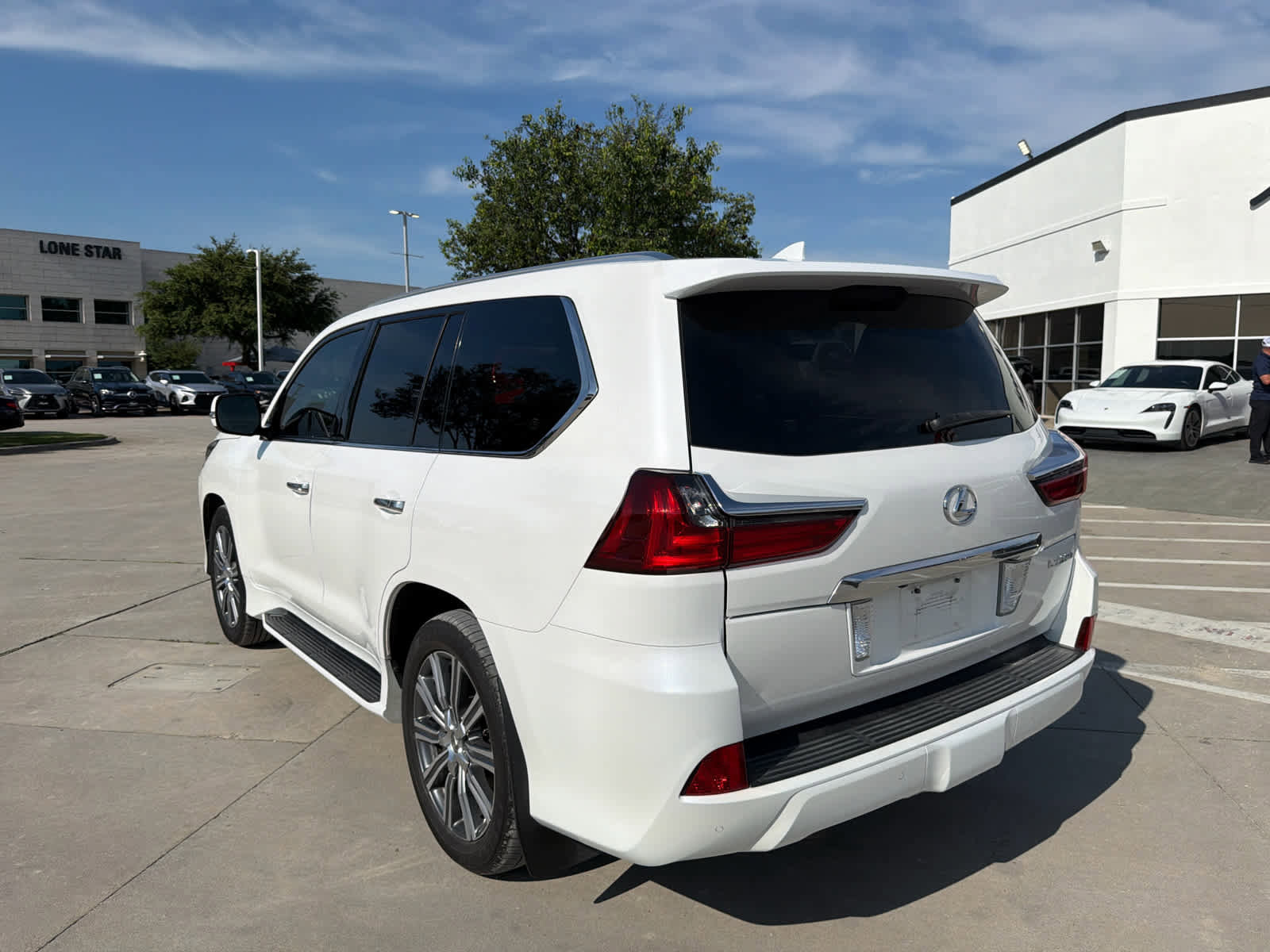 Used 2017 Lexus LX 570 4WD w/ Luxury Package image 2