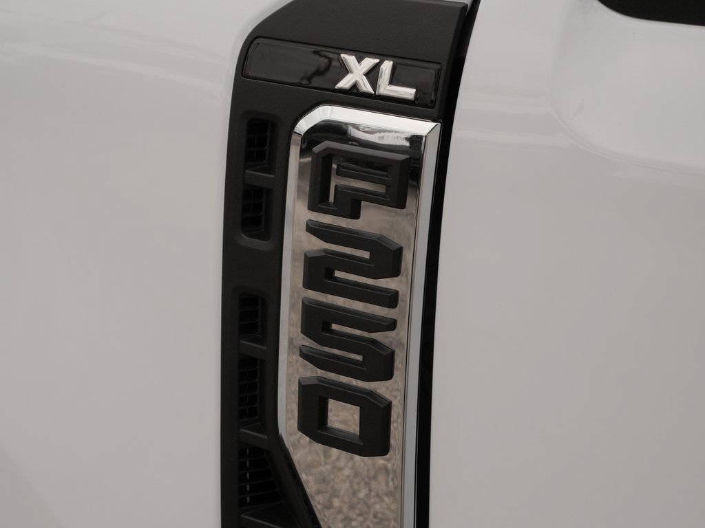 New 2025 Ford F250 XL w/ XL Driver Assist Package RWD image 14