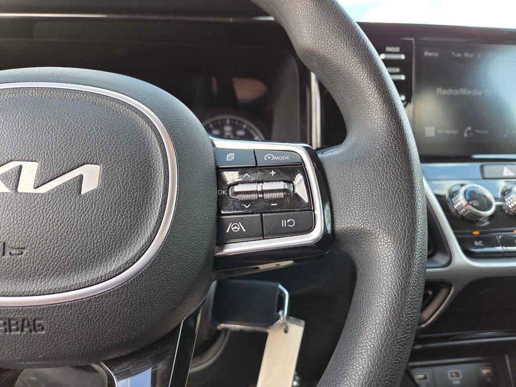 Used 2022 Kia Sorento LX image 26