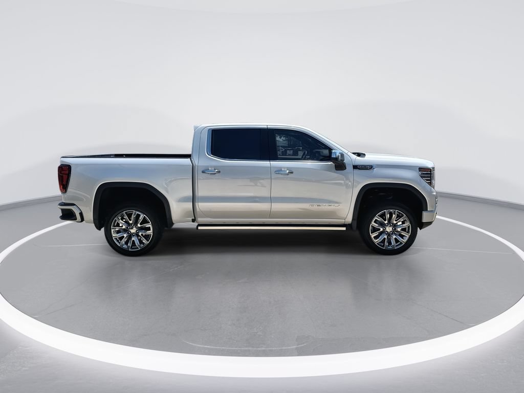 Used 2025 GMC Sierra 1500 Denali w/ Denali Reserve Package AWD/4WD image 9