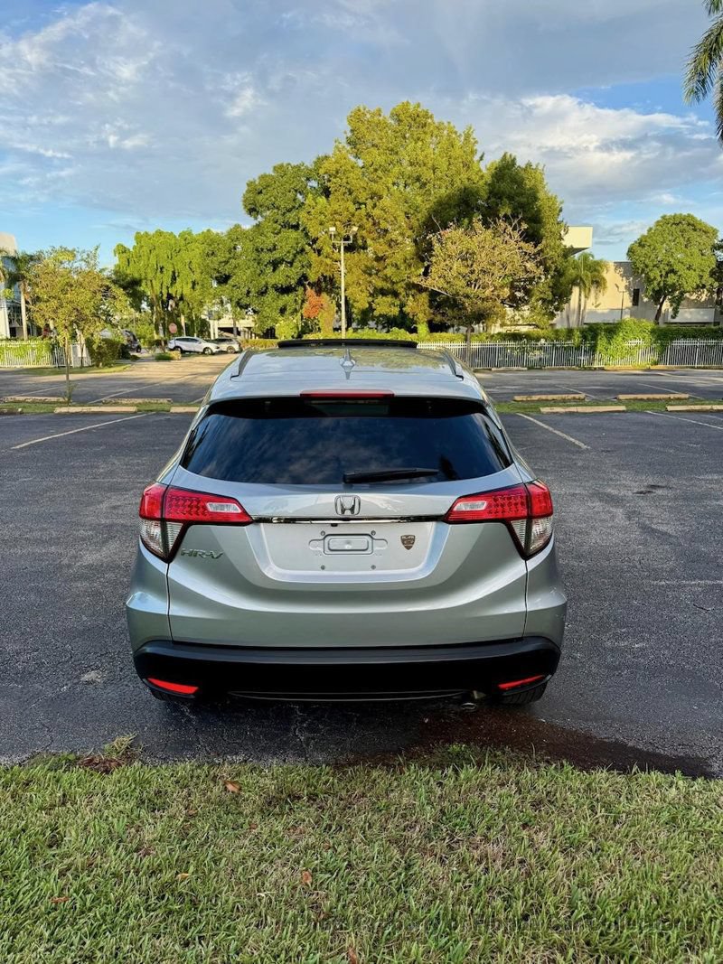 Used 2022 Honda HR-V EX image 8